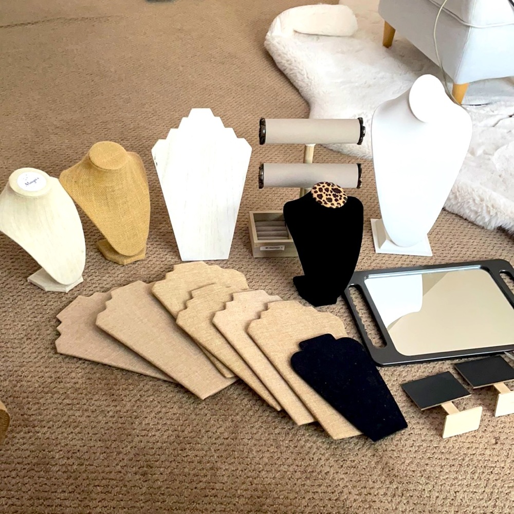 Jewelry display set